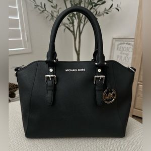 Black Michale Kors purse